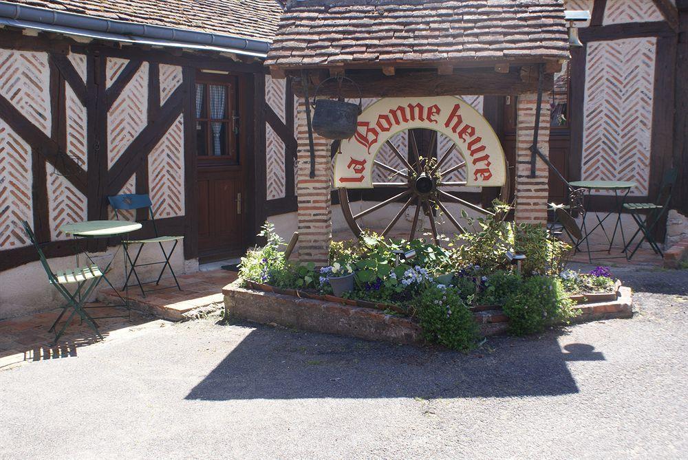 Hotel De La Bonnheure Bracieux Exterior foto